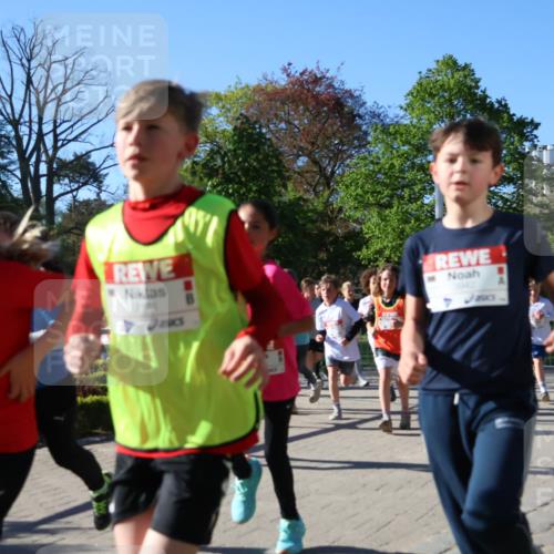 25.04.2025 - Das Zehntel Zöllner http://msf.ph/oto/7672937 26.04.2025 07:42:36 Laufen  meine-sportfotos.de