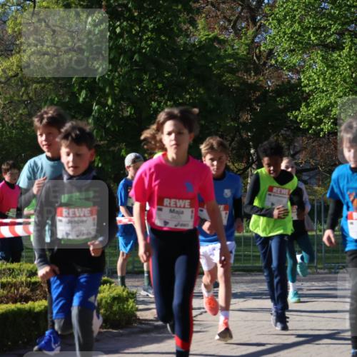 25.04.2025 - Das Zehntel Zöllner http://msf.ph/oto/7672979 26.04.2025 07:42:42 Laufen 34 meine-sportfotos.de