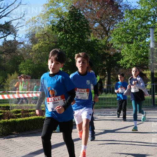 25.04.2025 - Das Zehntel Zöllner http://msf.ph/oto/7672988 26.04.2025 07:42:43 Laufen 2329, 1979 meine-sportfotos.de