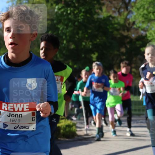 25.04.2025 - Das Zehntel Zöllner http://msf.ph/oto/7672992 26.04.2025 07:42:44 Laufen 1979, 1979 meine-sportfotos.de