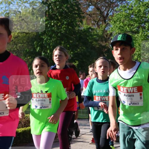 25.04.2025 - Das Zehntel Zöllner http://msf.ph/oto/7673020 26.04.2025 07:42:47 Laufen 3533, 3036, 1518 meine-sportfotos.de