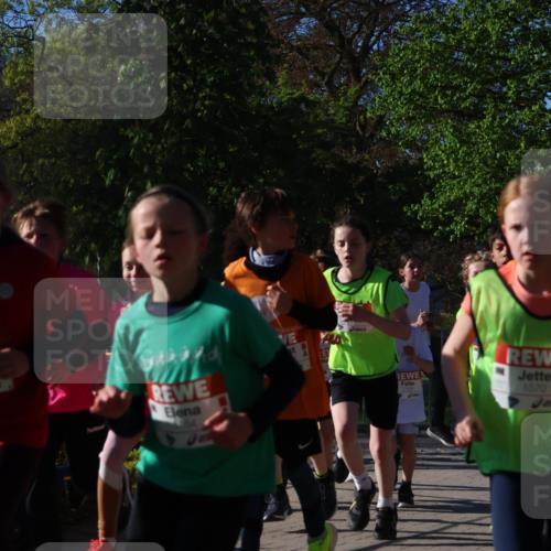 25.04.2025 - Das Zehntel Zöllner http://msf.ph/oto/7673023 26.04.2025 07:42:48 Laufen 7, 79, 1570 meine-sportfotos.de