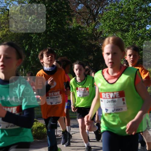 25.04.2025 - Das Zehntel Zöllner http://msf.ph/oto/7673028 26.04.2025 07:42:48 Laufen 3793, 1570 meine-sportfotos.de