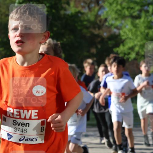 25.04.2025 - Das Zehntel Zöllner http://msf.ph/oto/7673035 26.04.2025 07:42:49 Laufen 10, 3746 meine-sportfotos.de