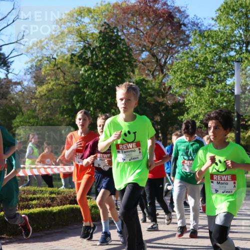 25.04.2025 - Das Zehntel Zöllner http://msf.ph/oto/7673100 26.04.2025 07:42:58 Laufen 3401, 1274, 3065, 3059 meine-sportfotos.de