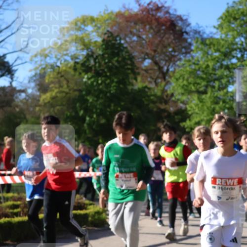 25.04.2025 - Das Zehntel Zöllner http://msf.ph/oto/7673115 26.04.2025 07:42:59 Laufen 2822 meine-sportfotos.de