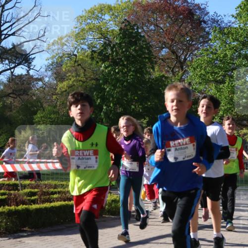 25.04.2025 - Das Zehntel Zöllner http://msf.ph/oto/7673125 26.04.2025 07:43:01 Laufen 3194, 1228 meine-sportfotos.de