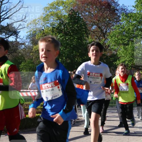 25.04.2025 - Das Zehntel Zöllner http://msf.ph/oto/7673129 26.04.2025 07:43:01 Laufen 1228, 2836 meine-sportfotos.de