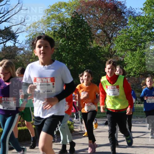 25.04.2025 - Das Zehntel Zöllner http://msf.ph/oto/7673132 26.04.2025 07:43:02 Laufen 3947, 2836 meine-sportfotos.de