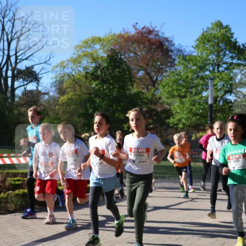 25.04.2025 - Das Zehntel Zöllner http://msf.ph/oto/7673174 26.04.2025 07:43:05 Laufen 2679, 2168 meine-sportfotos.de