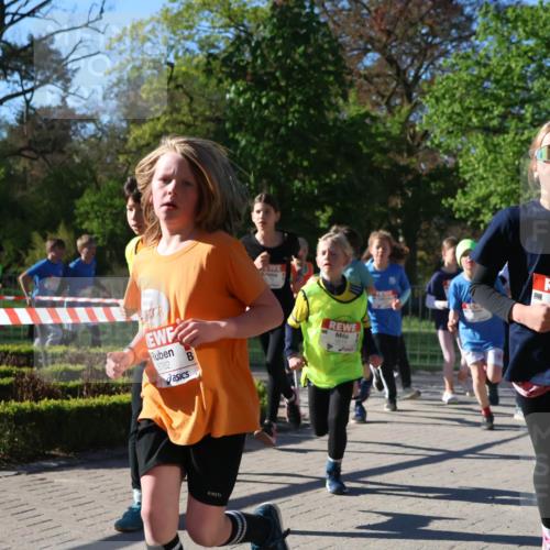 25.04.2025 - Das Zehntel Zöllner http://msf.ph/oto/7673267 26.04.2025 07:43:15 Laufen 3762, 638 meine-sportfotos.de