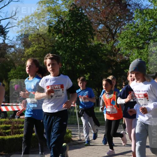 25.04.2025 - Das Zehntel Zöllner http://msf.ph/oto/7673294 26.04.2025 07:43:17 Laufen 858, 2812, 2862 meine-sportfotos.de