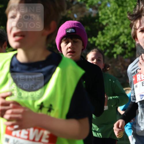 25.04.2025 - Das Zehntel Zöllner http://msf.ph/oto/7673341 26.04.2025 07:43:22 Laufen 38, 3919 meine-sportfotos.de