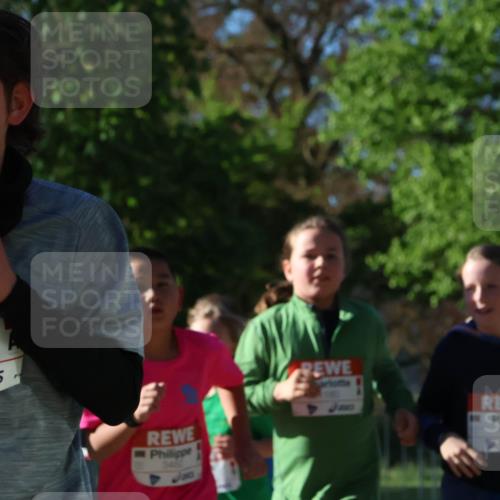 25.04.2025 - Das Zehntel Zöllner http://msf.ph/oto/7673349 26.04.2025 07:43:23 Laufen 3919 meine-sportfotos.de