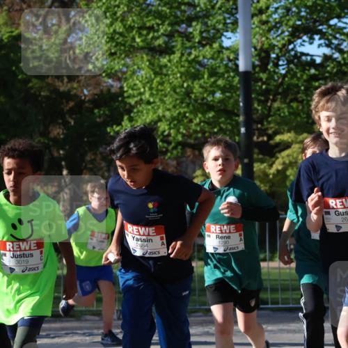 25.04.2025 - Das Zehntel Zöllner http://msf.ph/oto/7673379 26.04.2025 07:43:26 Laufen 3326, 3019, 2654, 1290, 2648 meine-sportfotos.de