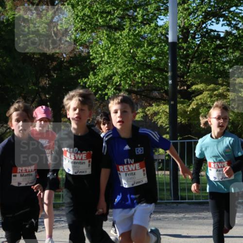 25.04.2025 - Das Zehntel Zöllner http://msf.ph/oto/7673402 26.04.2025 07:43:30 Laufen 2372, 2462, 2460, 2882 meine-sportfotos.de