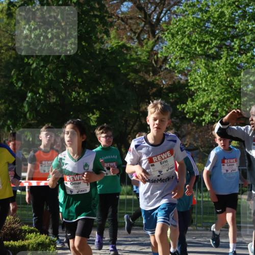 25.04.2025 - Das Zehntel Zöllner http://msf.ph/oto/7673427 26.04.2025 07:43:34 Laufen 3883, 2690, 44444444, 2693, 2692 meine-sportfotos.de