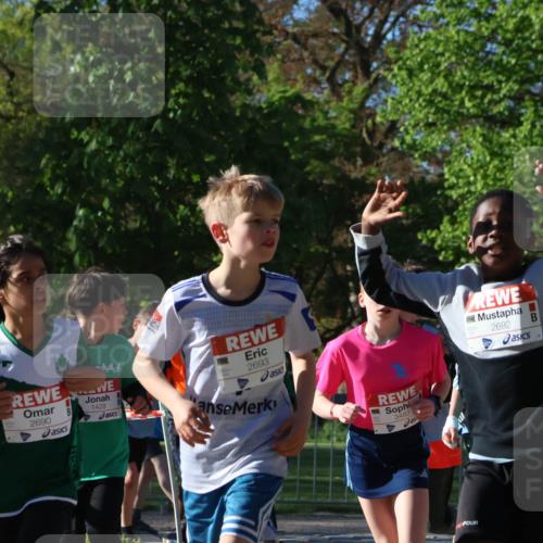 25.04.2025 - Das Zehntel Zöllner http://msf.ph/oto/7673434 26.04.2025 07:43:34 Laufen 2690, 1428, 2693, 3483, 2692, 3105 meine-sportfotos.de