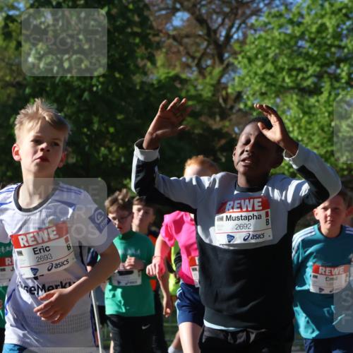 25.04.2025 - Das Zehntel Zöllner http://msf.ph/oto/7673436 26.04.2025 07:43:35 Laufen 2693, 2692, 1881, 26 meine-sportfotos.de