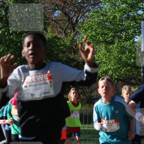 25.04.2025 - Das Zehntel Zöllner http://msf.ph/oto/7673441 26.04.2025 07:43:35 Laufen  meine-sportfotos.de