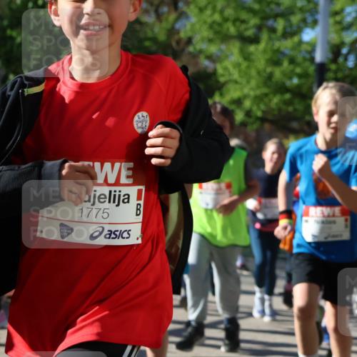 25.04.2025 - Das Zehntel Zöllner http://msf.ph/oto/7673525 26.04.2025 07:43:45 Laufen 13, 1775, 1775 meine-sportfotos.de
