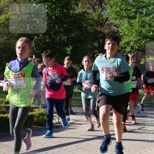 25.04.2025 - Das Zehntel Zöllner http://msf.ph/oto/7673611 26.04.2025 07:43:54 Laufen 3587 meine-sportfotos.de