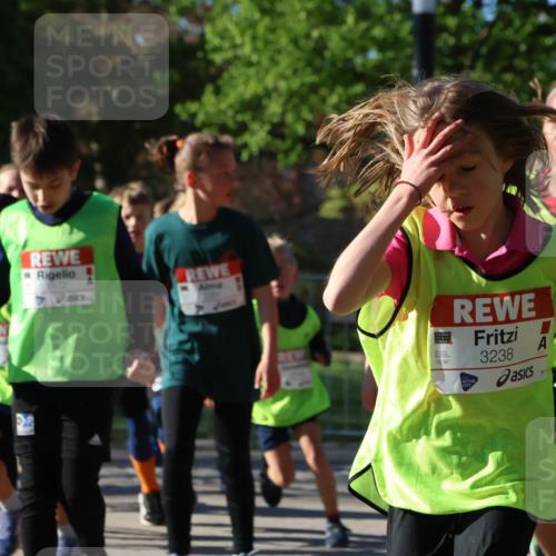 25.04.2025 - Das Zehntel Zöllner http://msf.ph/oto/7673624 26.04.2025 07:43:56 Laufen 1572, 3238 meine-sportfotos.de