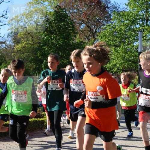 25.04.2025 - Das Zehntel Zöllner http://msf.ph/oto/7673640 26.04.2025 07:43:57 Laufen 1572, 2381, 1562, 3695, 2376 meine-sportfotos.de