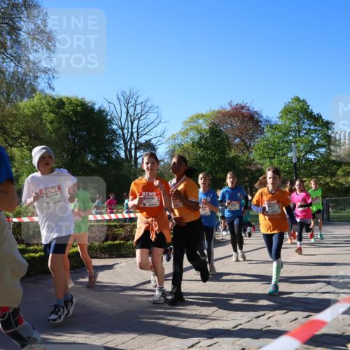 25.04.2025 - Das Zehntel Zöllner http://msf.ph/oto/7673798 26.04.2025 07:44:17 Laufen 2323 meine-sportfotos.de