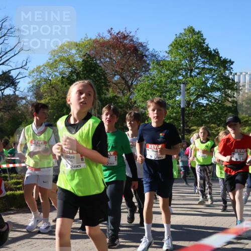 25.04.2025 - Das Zehntel Zöllner http://msf.ph/oto/7673857 26.04.2025 07:44:25 Laufen 2641 meine-sportfotos.de