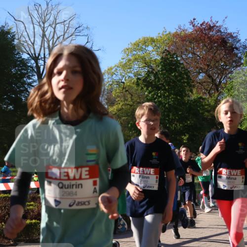 25.04.2025 - Das Zehntel Zöllner http://msf.ph/oto/7673889 26.04.2025 07:44:31 Laufen 2984, 2589, 2630 meine-sportfotos.de