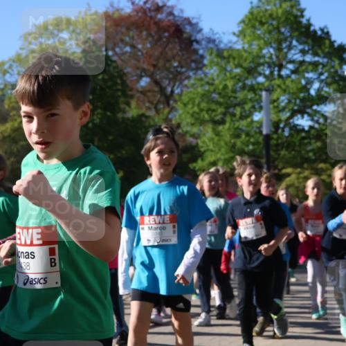 25.04.2025 - Das Zehntel Zöllner http://msf.ph/oto/7673905 26.04.2025 07:44:34 Laufen 1438 meine-sportfotos.de