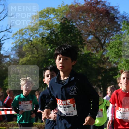 25.04.2025 - Das Zehntel Zöllner http://msf.ph/oto/7673980 26.04.2025 07:44:44 Laufen 2423, 1098, 1798, 1789 meine-sportfotos.de