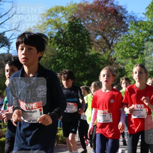 25.04.2025 - Das Zehntel Zöllner http://msf.ph/oto/7673983 26.04.2025 07:44:44 Laufen 1098, 1798, 1789 meine-sportfotos.de