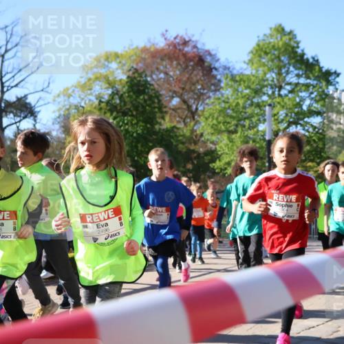 25.04.2025 - Das Zehntel Zöllner http://msf.ph/oto/7673995 26.04.2025 07:44:46 Laufen 2488, 2496, 1904 meine-sportfotos.de