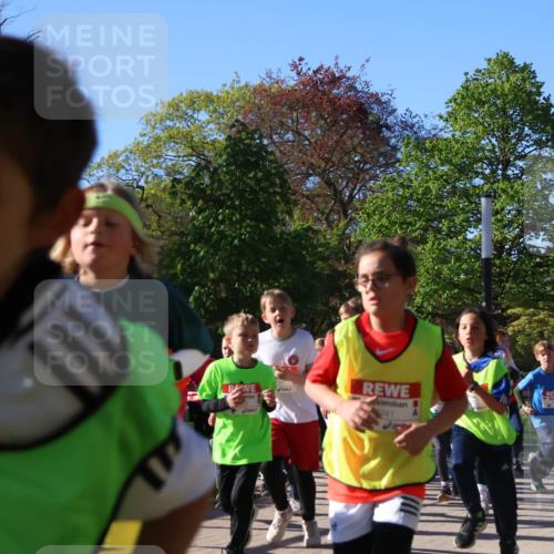 25.04.2025 - Das Zehntel Zöllner http://msf.ph/oto/7674041 26.04.2025 07:44:50 Laufen 241 meine-sportfotos.de
