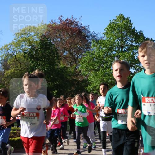 25.04.2025 - Das Zehntel Zöllner http://msf.ph/oto/7674051 26.04.2025 07:44:51 Laufen 1729, 129, 1297, 3376 meine-sportfotos.de