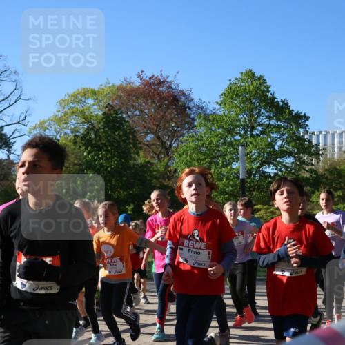 25.04.2025 - Das Zehntel Zöllner http://msf.ph/oto/7674067 26.04.2025 07:44:54 Laufen 3914, 1134 meine-sportfotos.de