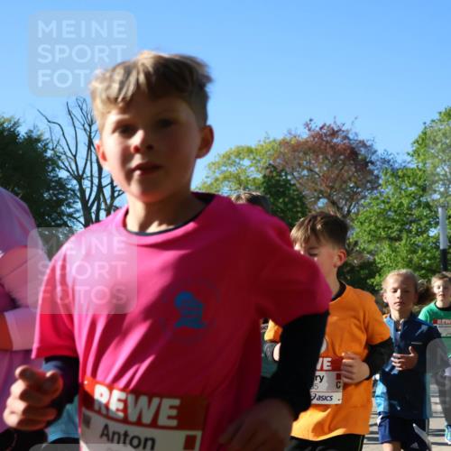 25.04.2025 - Das Zehntel Zöllner http://msf.ph/oto/7674083 26.04.2025 07:44:56 Laufen 5 meine-sportfotos.de