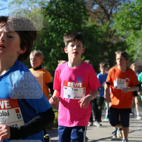 25.04.2025 - Das Zehntel Zöllner http://msf.ph/oto/7674110 26.04.2025 07:45:01 Laufen 2520, 3431 meine-sportfotos.de
