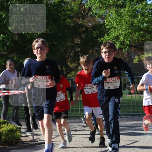 25.04.2025 - Das Zehntel Zöllner http://msf.ph/oto/7674168 26.04.2025 07:45:09 Laufen 2675, 1783, 1786, 2657, 1715 meine-sportfotos.de