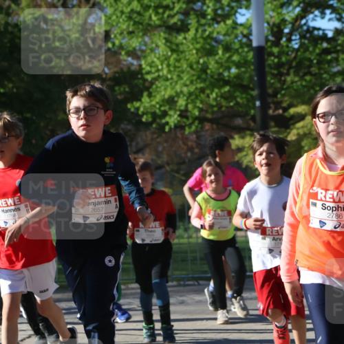 25.04.2025 - Das Zehntel Zöllner http://msf.ph/oto/7674175 26.04.2025 07:45:10 Laufen 1783, 1786, 2657, 171, 2786 meine-sportfotos.de