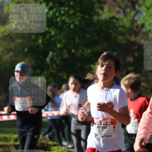 25.04.2025 - Das Zehntel Zöllner http://msf.ph/oto/7674188 26.04.2025 07:45:11 Laufen 2786 meine-sportfotos.de