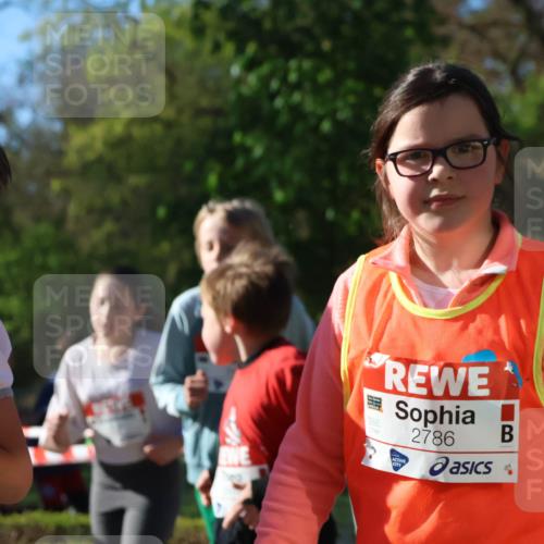 25.04.2025 - Das Zehntel Zöllner http://msf.ph/oto/7674197 26.04.2025 07:45:12 Laufen 2786 meine-sportfotos.de