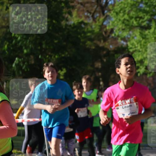 25.04.2025 - Das Zehntel Zöllner http://msf.ph/oto/7674208 26.04.2025 07:45:13 Laufen 3395 meine-sportfotos.de