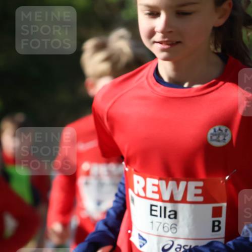 25.04.2025 - Das Zehntel Zöllner http://msf.ph/oto/7674262 26.04.2025 07:45:19 Laufen 1766 meine-sportfotos.de