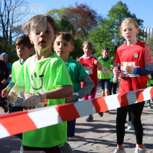 25.04.2025 - Das Zehntel Zöllner http://msf.ph/oto/7674433 26.04.2025 07:45:36 Laufen 22 meine-sportfotos.de
