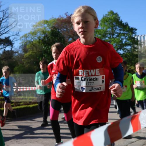 25.04.2025 - Das Zehntel Zöllner http://msf.ph/oto/7674434 26.04.2025 07:45:37 Laufen 1777 meine-sportfotos.de