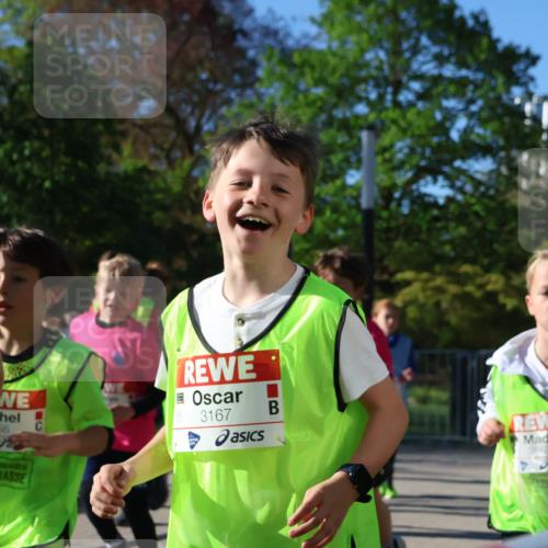 25.04.2025 - Das Zehntel Zöllner http://msf.ph/oto/7674445 26.04.2025 07:45:38 Laufen 3556, 3167 meine-sportfotos.de