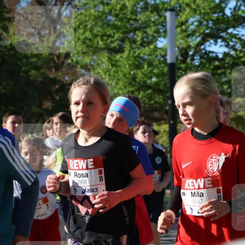 25.04.2025 - Das Zehntel Zöllner http://msf.ph/oto/7674505 26.04.2025 07:45:45 Laufen 1858, 94, 3868, 3857, 3306 meine-sportfotos.de